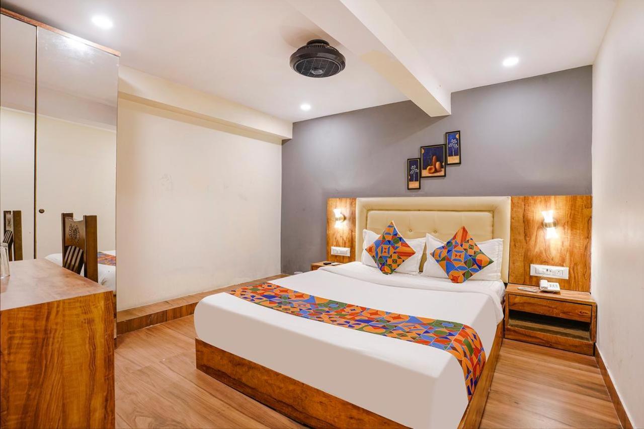 Hotel Z-A-R-A Park Goregaon West Mumbai Exteriör bild